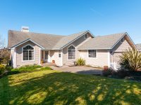 400 Oak Street, Penngrove