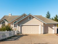 400 Oak St, Penngrove, CA